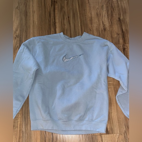 custom embroidered crew neck - Picture 2 of 2